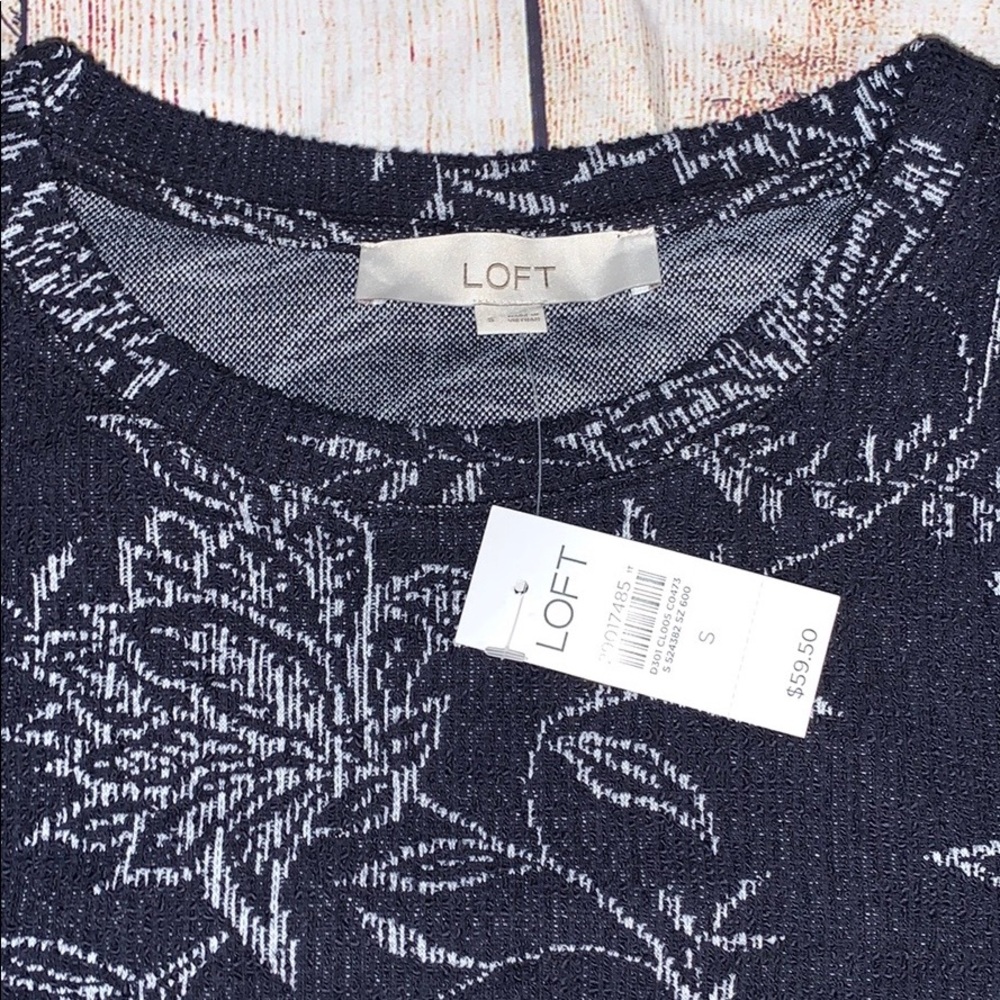 Loft Small Sweater - Picture 5 of 7